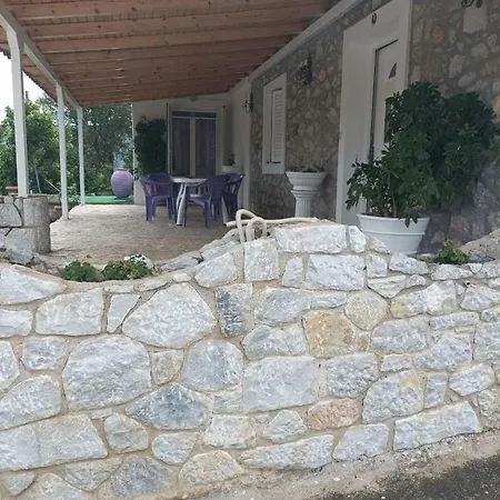 Agrotospito “elatos”